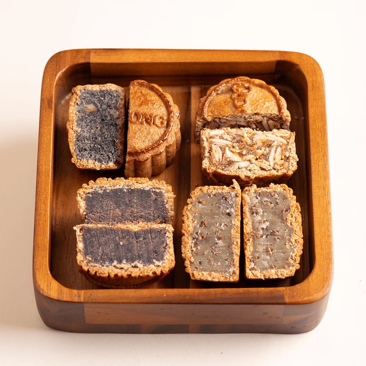 Dadong Dongzhiyue・Classic Cantonese Whole Grain Mooncake Gift Box